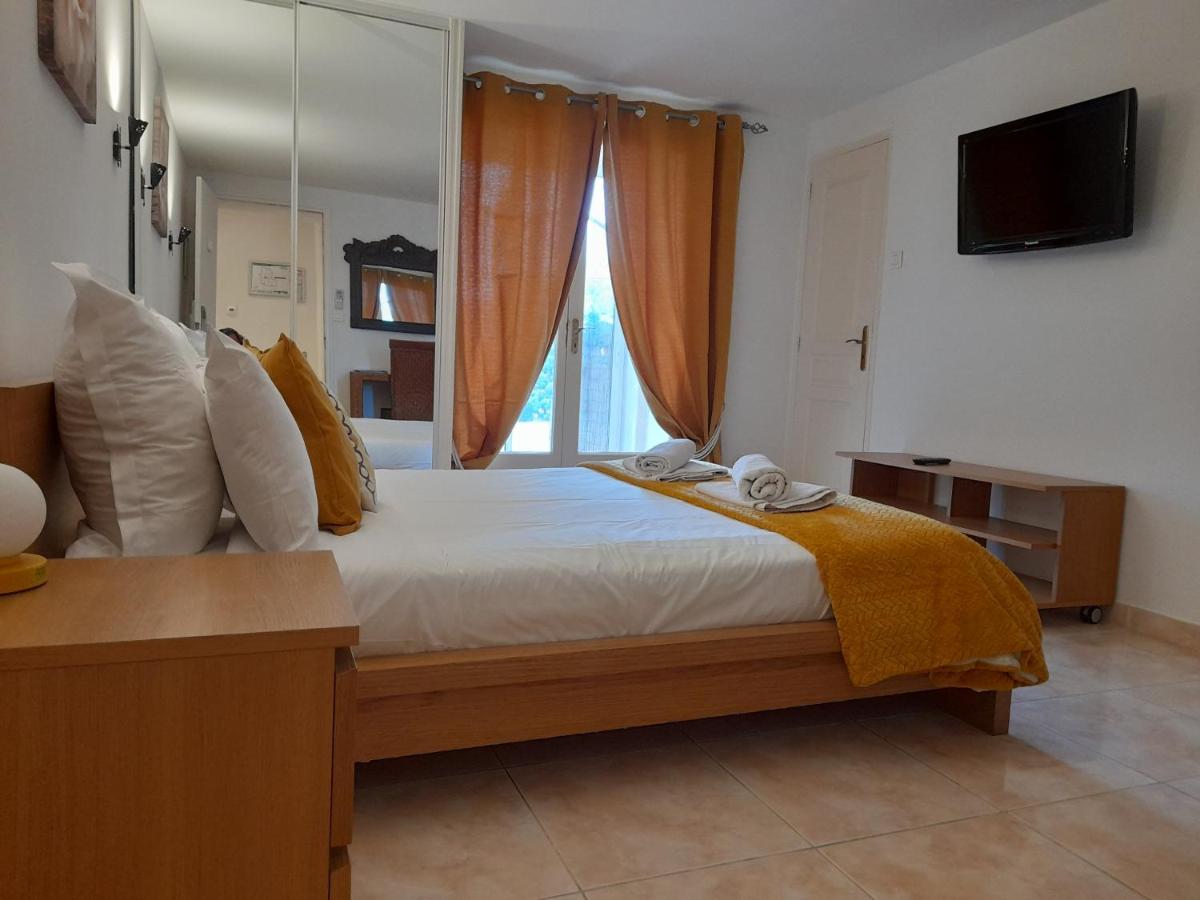 Hotel Villa Maya Gassin Kültér fotó