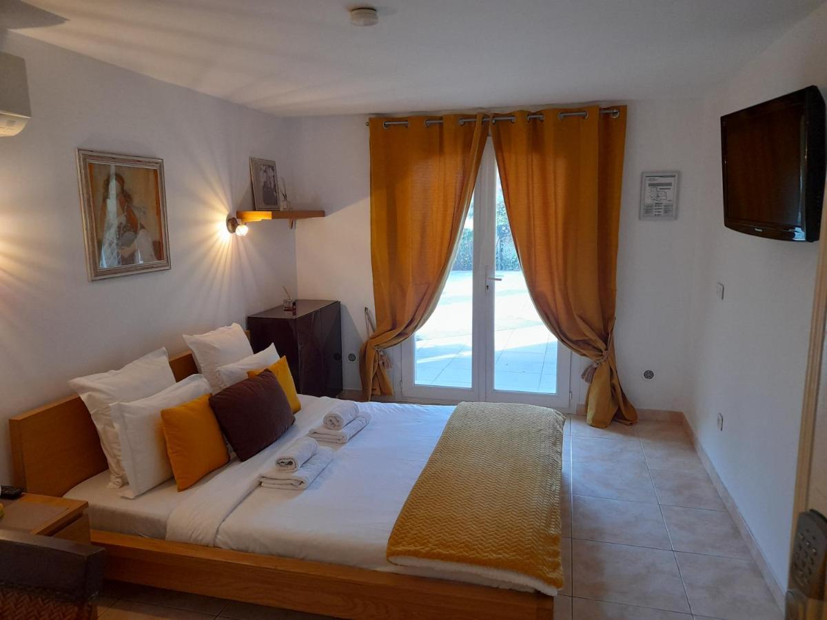 Hotel Villa Maya Gassin Kültér fotó